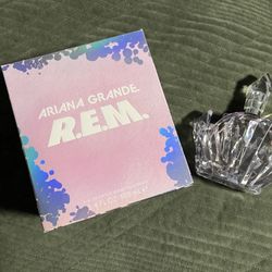 Ariana Grande REM Perfume