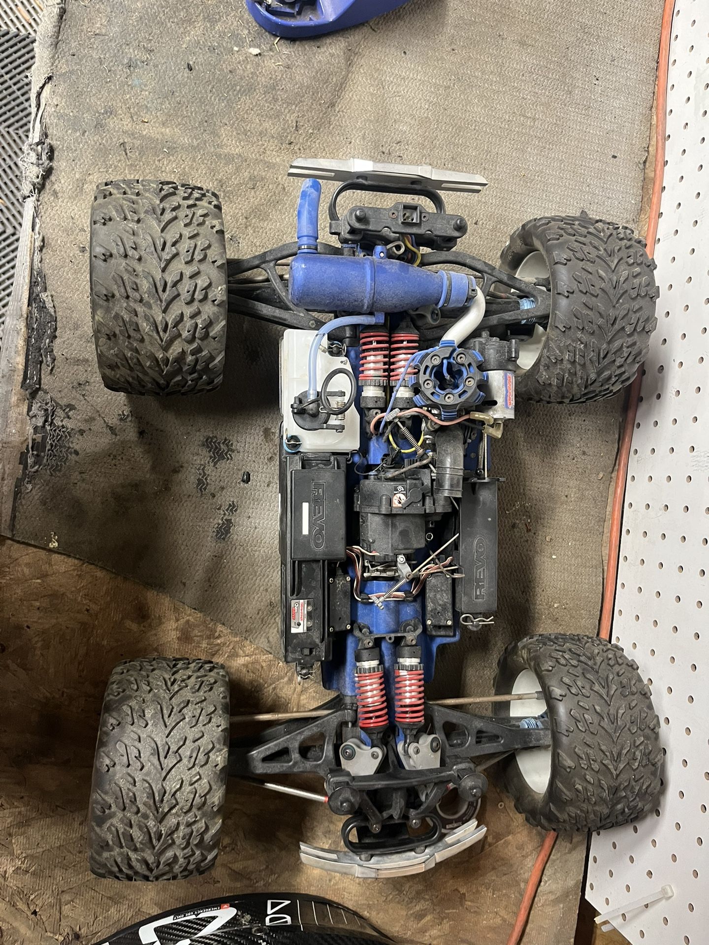 Traxxas Revo 