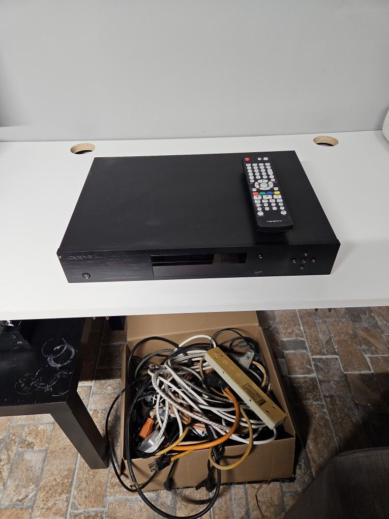Oppo UPD203  UltraHD Blueray Disc Player