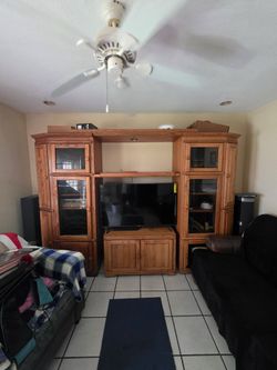Entertainment center