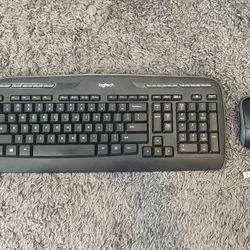 Logitech M215 Wireless Keyboard And Mouse USB 