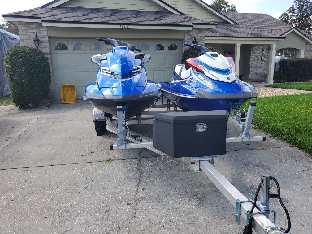 Yamaha Waverunner GP1800 & FX SVHO Jet Ski