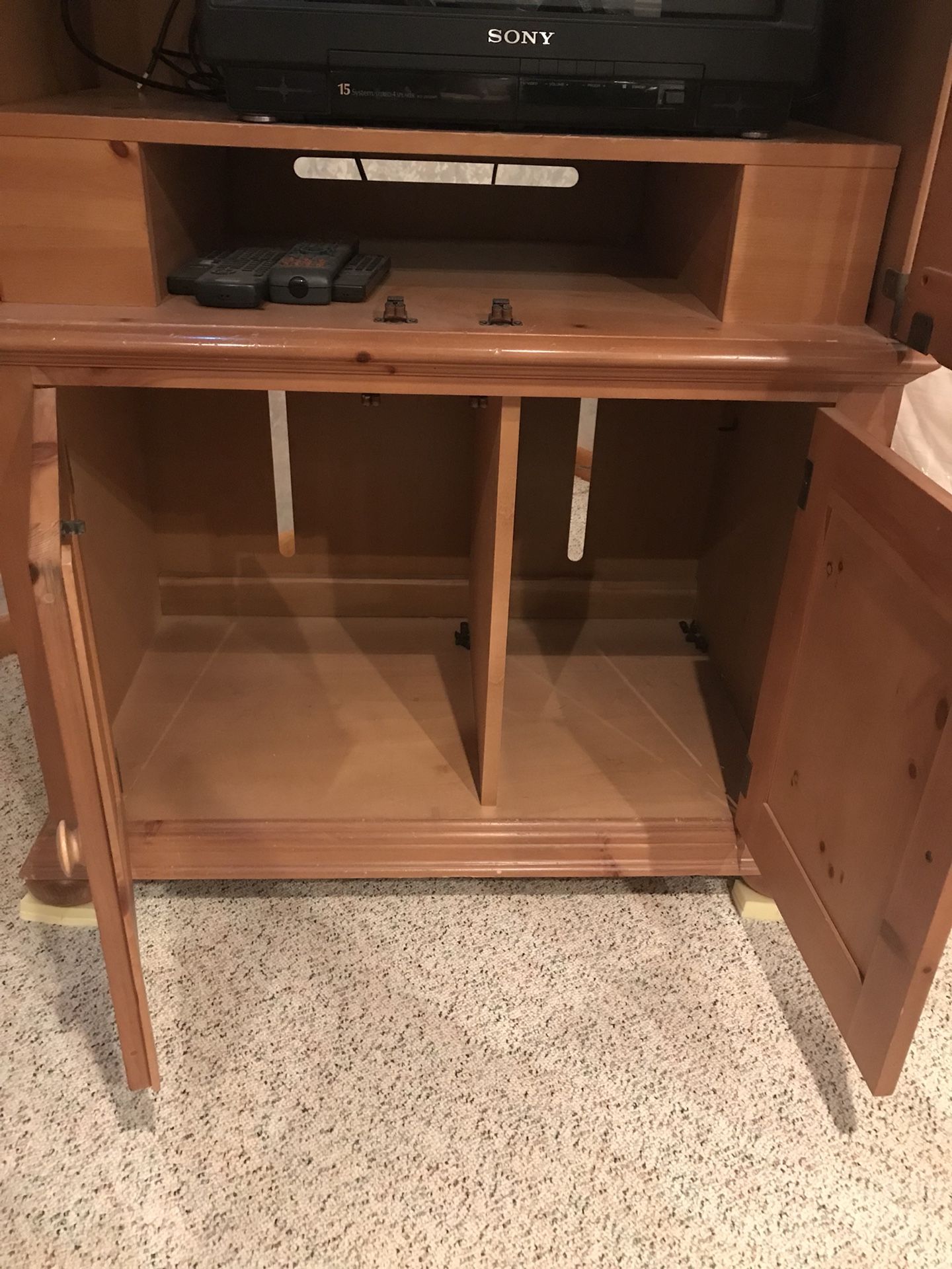 Broyhill Fontana Solid Wood Pine TV Entertainment Center Armoire