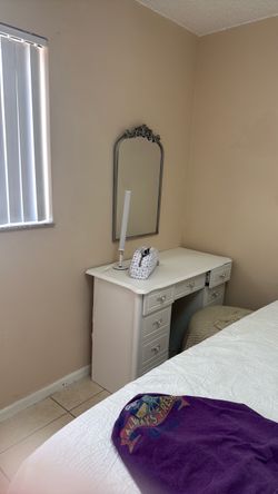 White Vintage Vanity