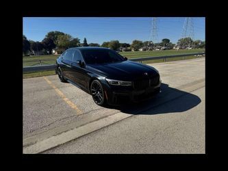 2022 BMW 750