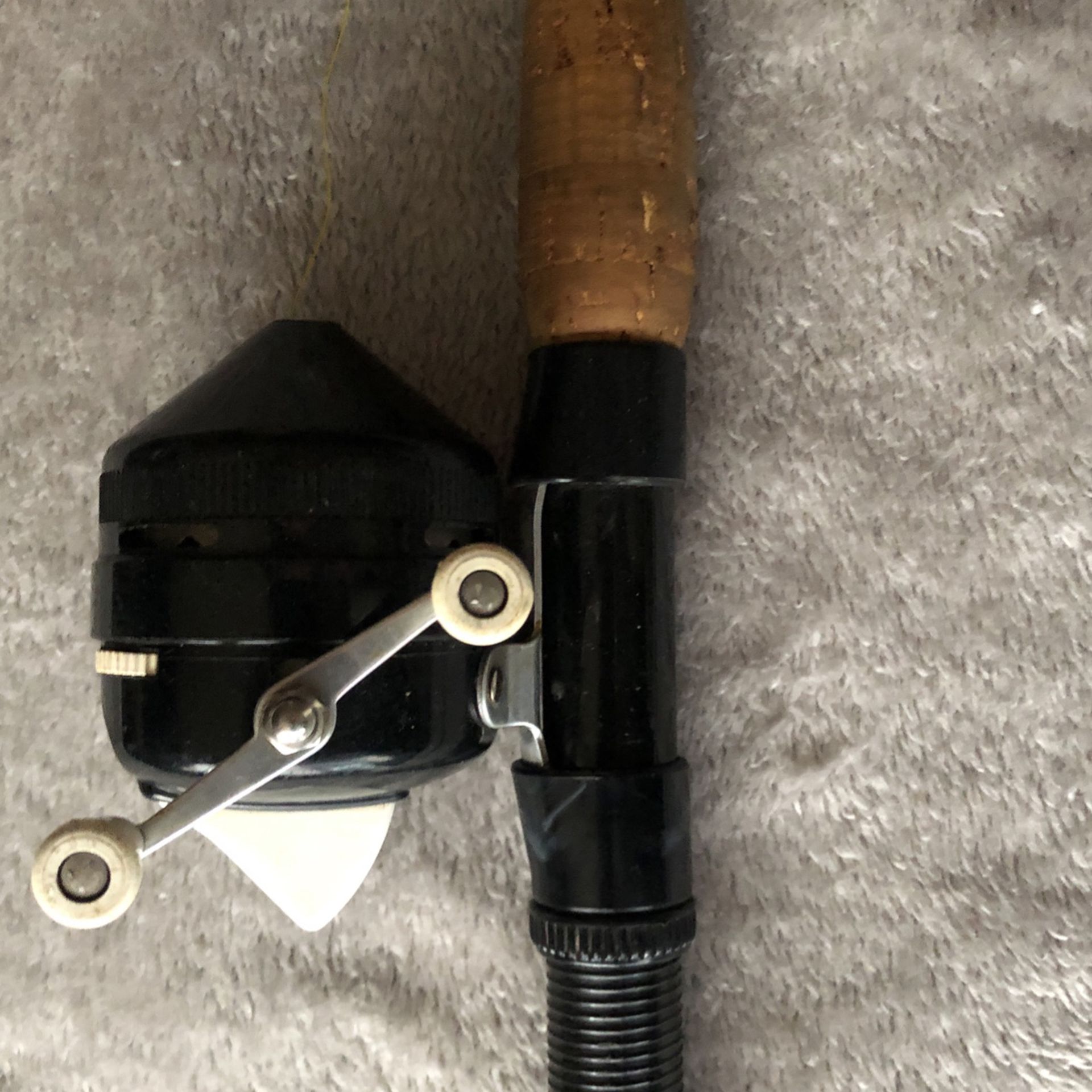 Vintage Old Pal Spinning Fishing Rod 2peice With Zebco 202 Reel for Sale in  Ontario, CA - OfferUp