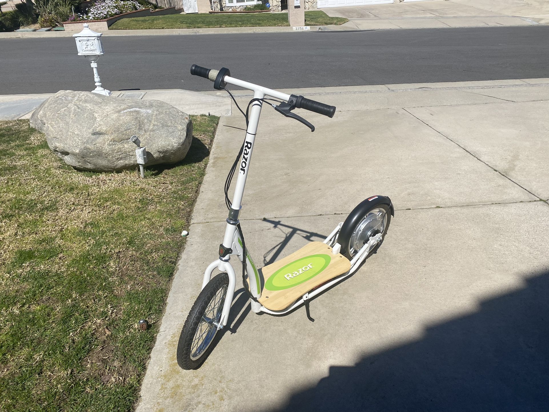 Razor Eco Sup Electric Scooter for Sale in Chino Hills, CA - OfferUp