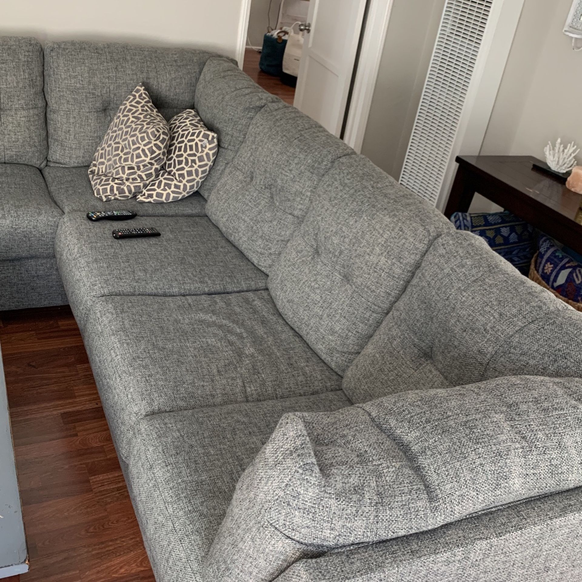 Living Spaces L Shaped Couch With Ottoman