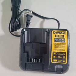 DEWALT Lithium-Ion 12v 20v Max Battery Charger DCB107 Tested And Working