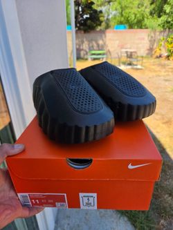 Nike Mind Tripple Black size 11M