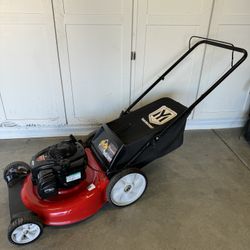 YardMachine 21" lawn mower with mulch rear bag