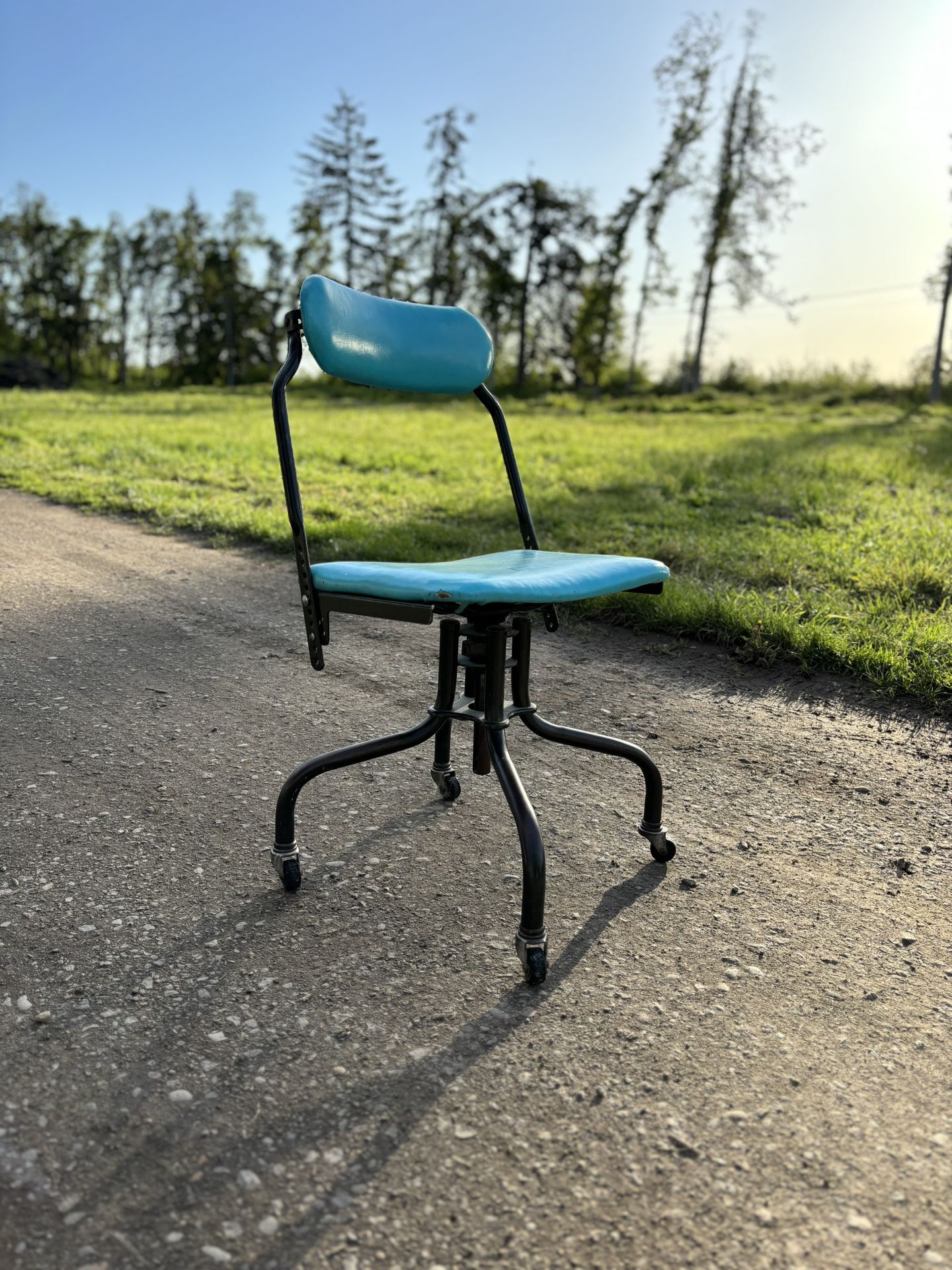 * Blue Vintage Chair * FREE DELIVERYi