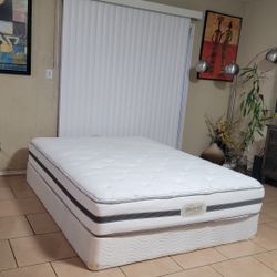 VERY NICE QUEEN SIZE BEAUTY REST MATTRESS AND BOXSPRING FOR SALE! IN GREAT CONDITION,  FREE DELIVERY 