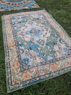LOTS OF NICE 5 BY 7 AREA RUGS