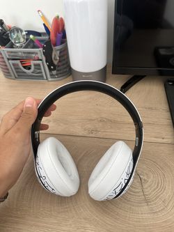 Limited Addition beats studio 3 neymar jr edition for Sale Limited Addition beats studio 3 neymar jr edition for Sale