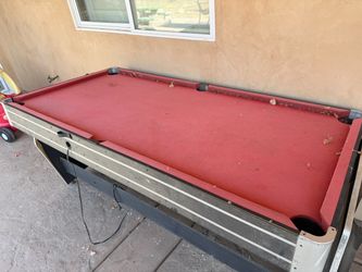 Free pool & hockey combo table