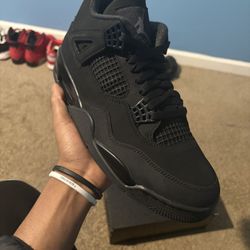 Jordan 4 Black cat 