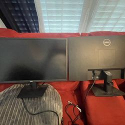 Dual Computer Monitor Set Up With Docking Station. 