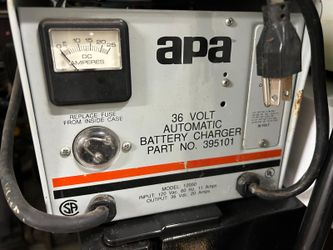 F APA 24 Volt Automatic Battery Charger