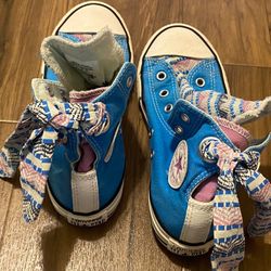 Converse Hightops Juniors Size 3 ( No Laces ) 