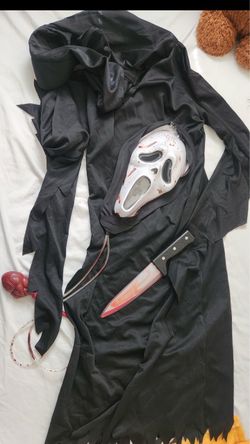 Scream costume