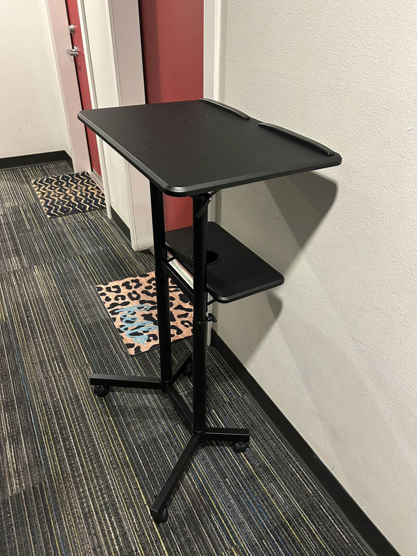 Laptop stand