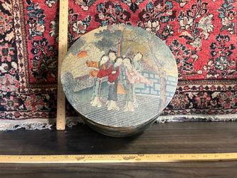 Round Antique Chinese Box