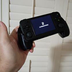 RG35XXH Portable Gaming Emulator (w/grip)