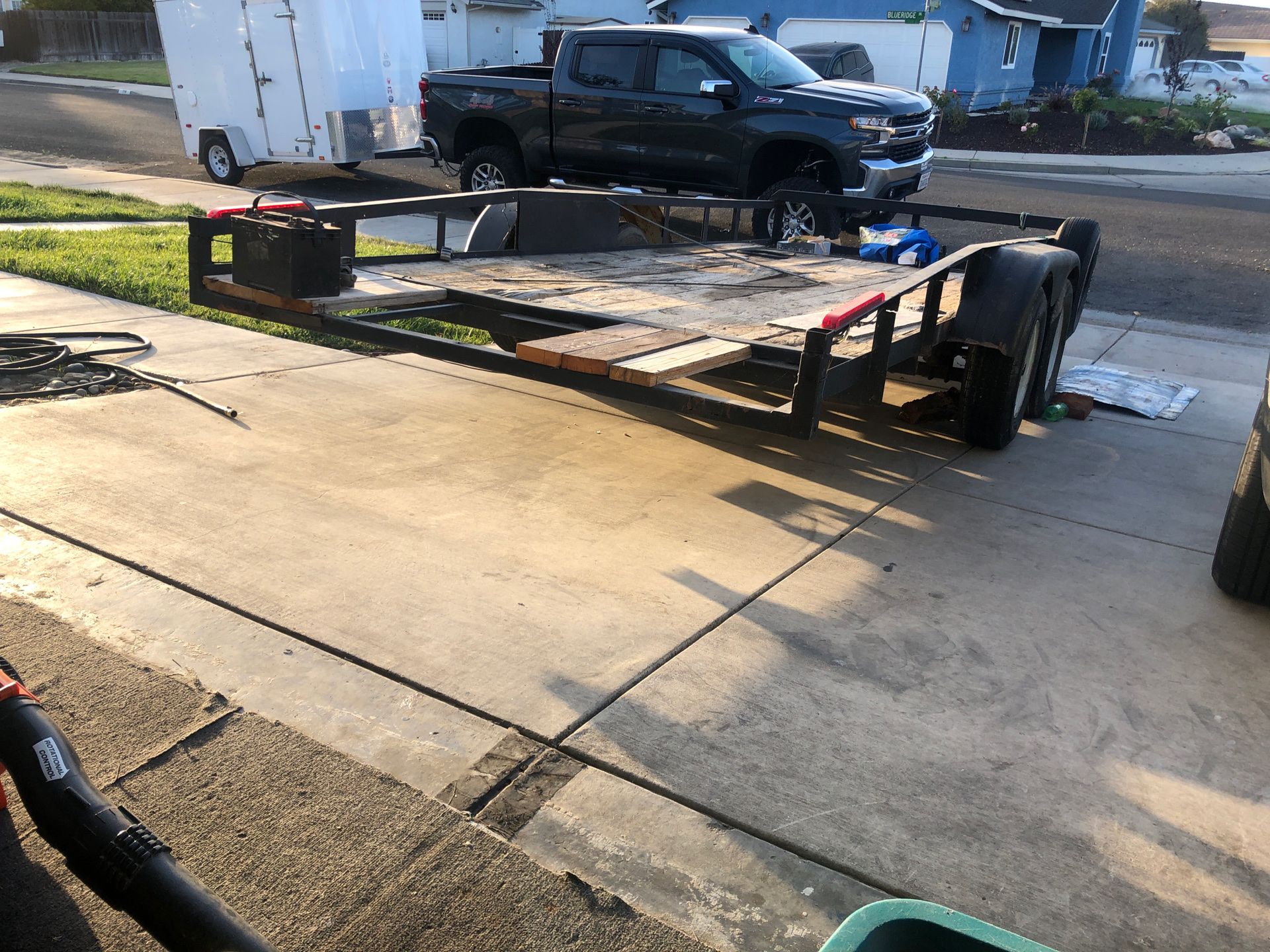 Tandem axle trailer