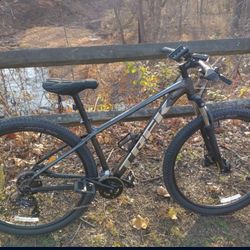Trek Marlin 5- 2024