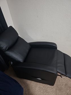 Recliner massage chair