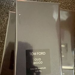 Tom Ford Oud Wood Perfume 