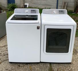 Samsung Washer And Dryer Set.