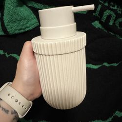 Room Essentials Soap Pump