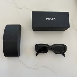 Designer Style Black Square Sunglasses