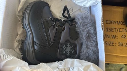 Size 4T winter boots