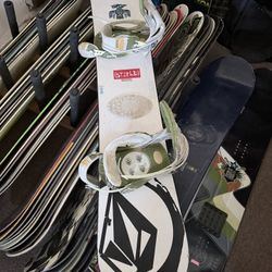 162cm Burton Ripleys Snowboard And Bindings 