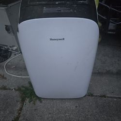 Honeywell Portable A.C. / Dehumidifier 