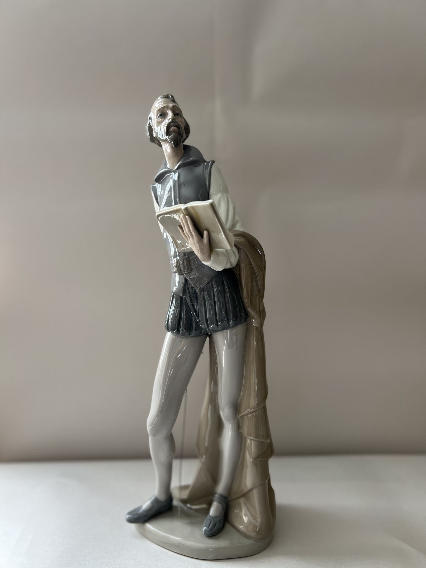 NAO BY Lladro #305 Don Quixote Reading With Sword 14.5" Made in Spain