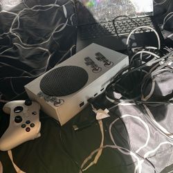 Xbox series S  (Accepting trades)