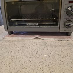 Black and Decker toaster oven