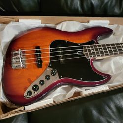 SIRE MARCUS MILLER V3 4-STRING BASS GUITAR (Never Used)