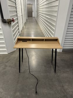 Desk With USB Outlet