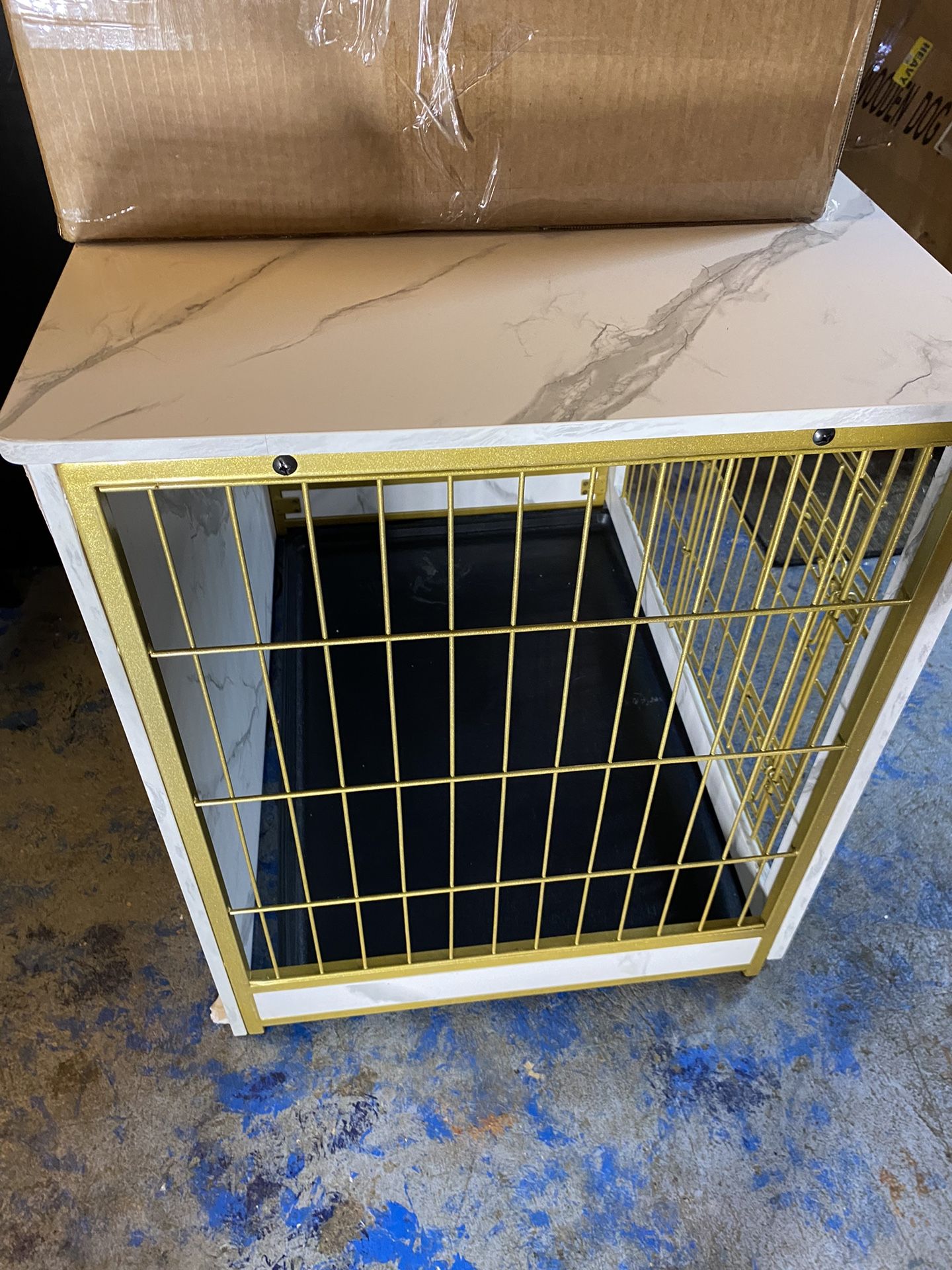 Marble dog crate