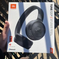 JBL Wireless headphones 