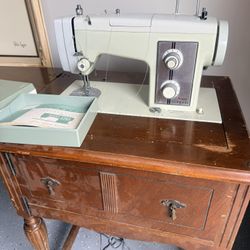 Sears Kenmore Sewing Machine Model 1751