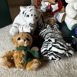 Miscellaneous stuffed animals from the circus, Barnum & Bailey Stuffed 