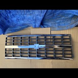 Chevy Suburban Grille 88thru91 Aftermarket Has Some Broken Tabs