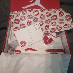 Where is the female sneaker heads I gotta pair valentine day 4s size 12w 10.5men