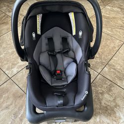 Safety 1st Infant Baby Car seat with Base - Black